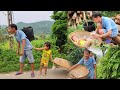 Single father harvests bananas to sell buys a crib for his 4monthold son loves his children