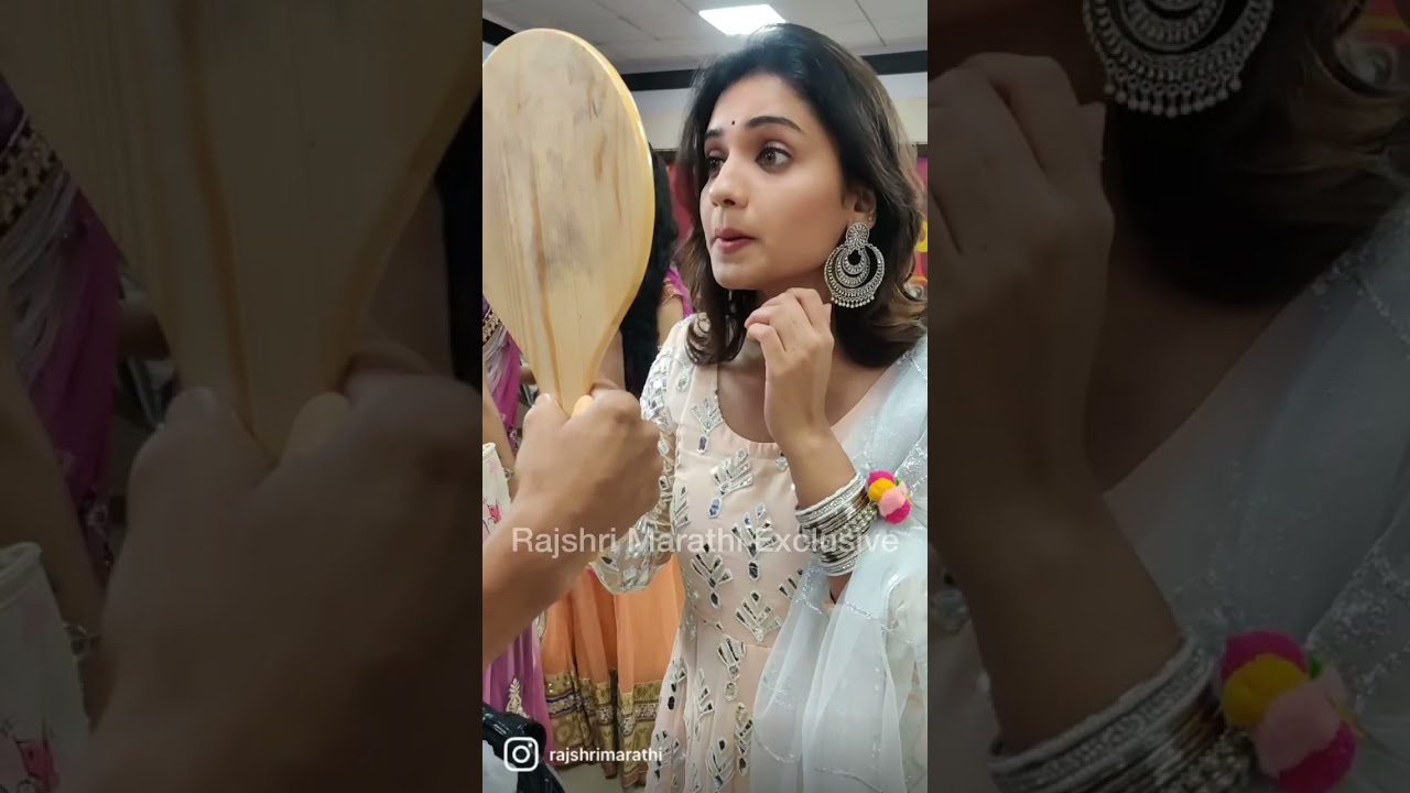 Beautiful Hruta Durgule | Sawaar Loon | 