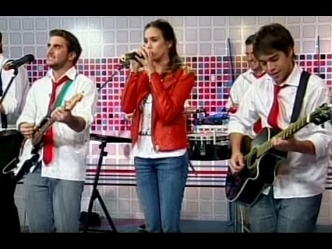 YouTubeでAgapornis - Corre (En vivo)を視聴
