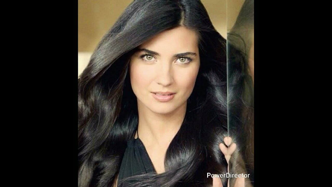 Tuba Büyüküstün vs Tuvana Türkay