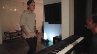 Video thumbnail of "Justin Bieber singing an unreleased song w/ Rudy Mancuso at the piano."