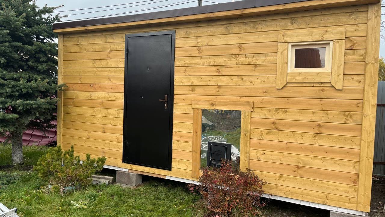 Привезли баню на участок заказчика. 