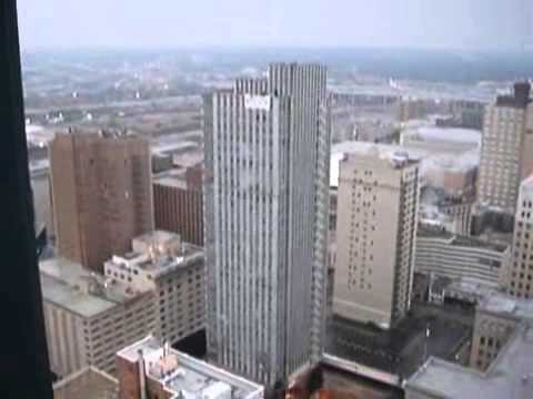 Video: MARCHI: „výšková Budova“