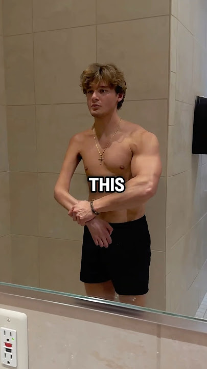 He Only Trains Right Arm (@jacksonthecripple)