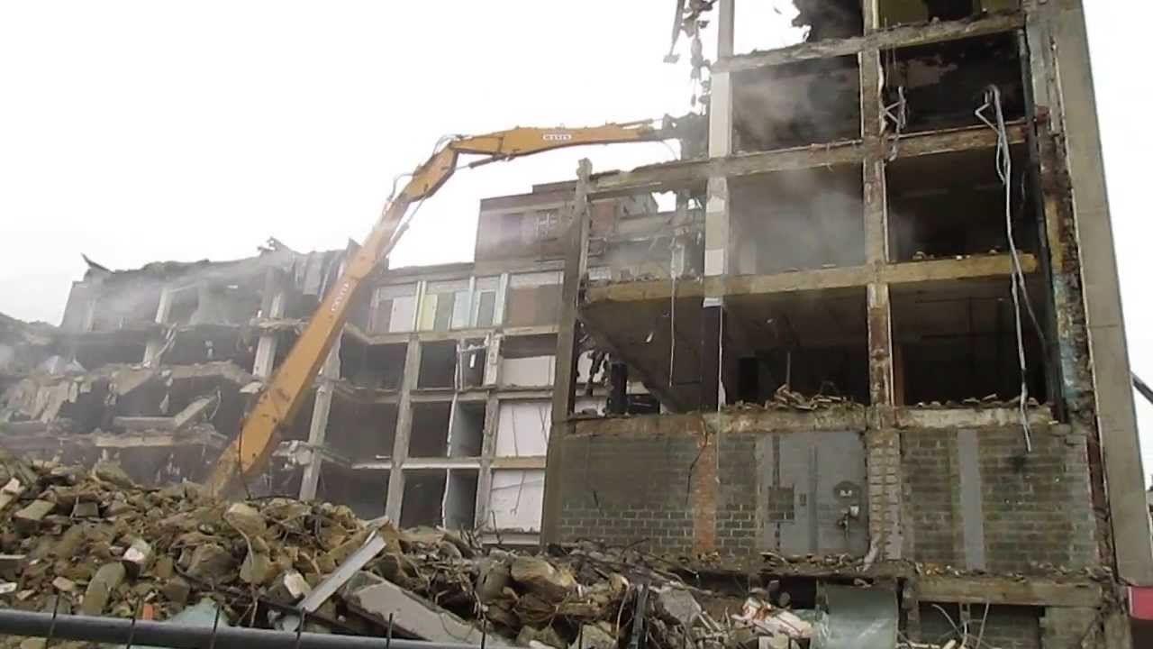 Charleroi démolition du Bon Marché YouTube