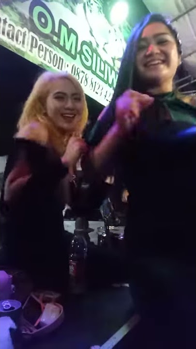 Rizka way with desi 😂