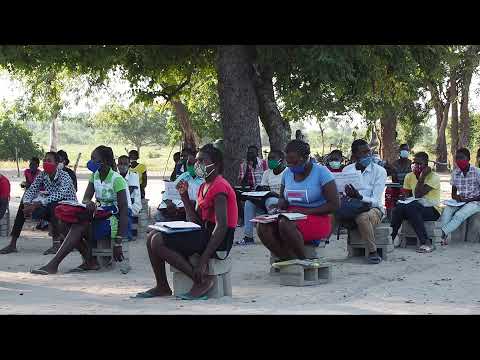 Mosambik: Schüler Secondary School in Sovim