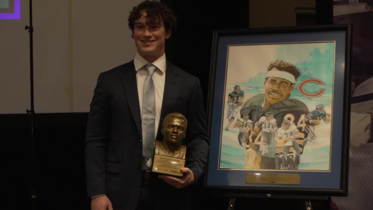 Montana State QB Tommy Mellott wins 2024 Walter Payton Award as top  offensive player in FCS