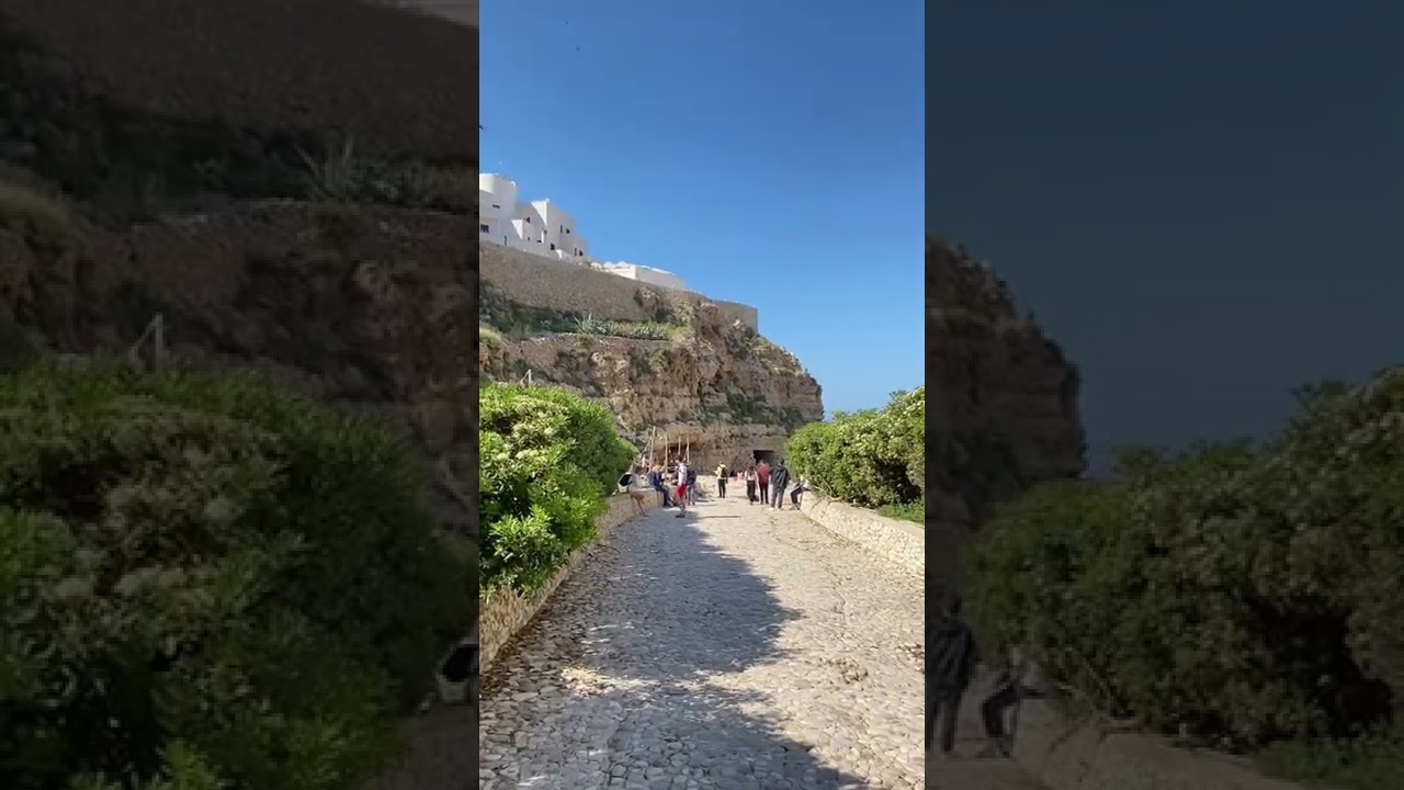 Walking to the beach 🌞 Polignano a Mare ❤️🇮🇹📍🌊