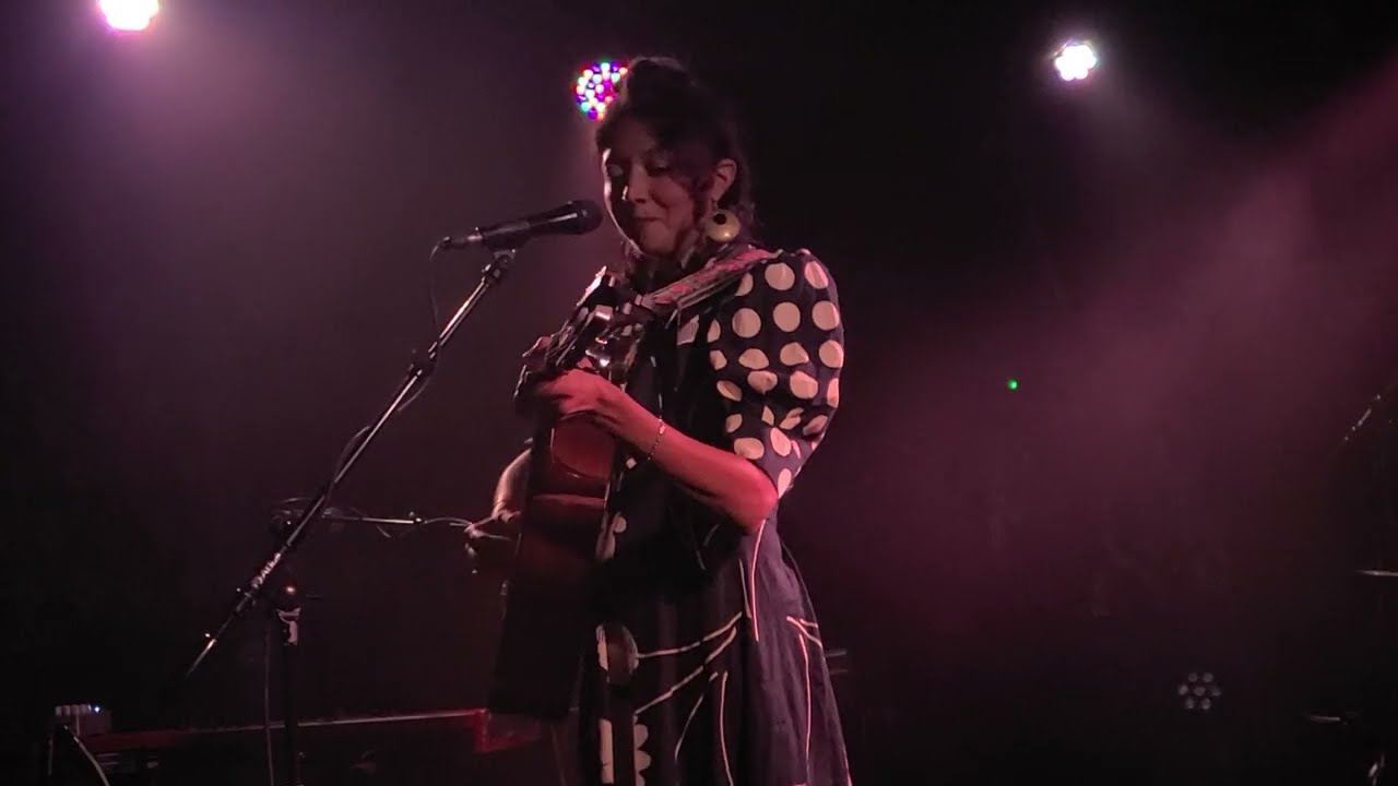 Regardez Shana Cleveland "unknown title" (help with the name?) 15Jul2023 sur YouTube Regardez Shana Cleveland "unknown title" (help with the name?) 15Jul2023 sur YouTube