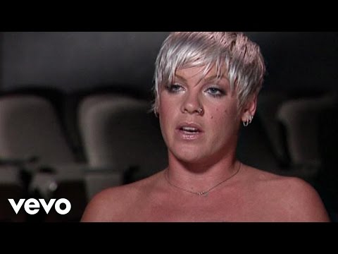 P!nk – Funhouse Track by Track mp3 ke stažení P!nk – Funhouse Track by Track mp3 ke stažení