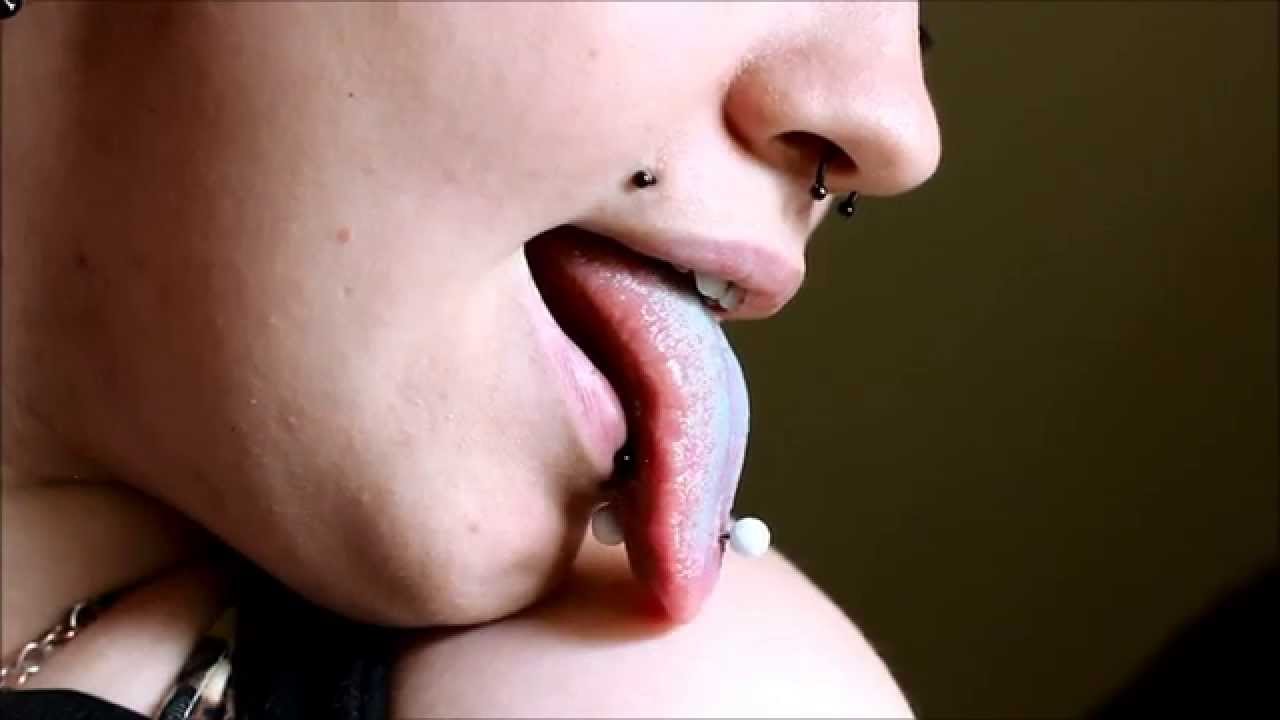 Wednesday's long tongue licks her shoulder (slow motion) - YouTube.