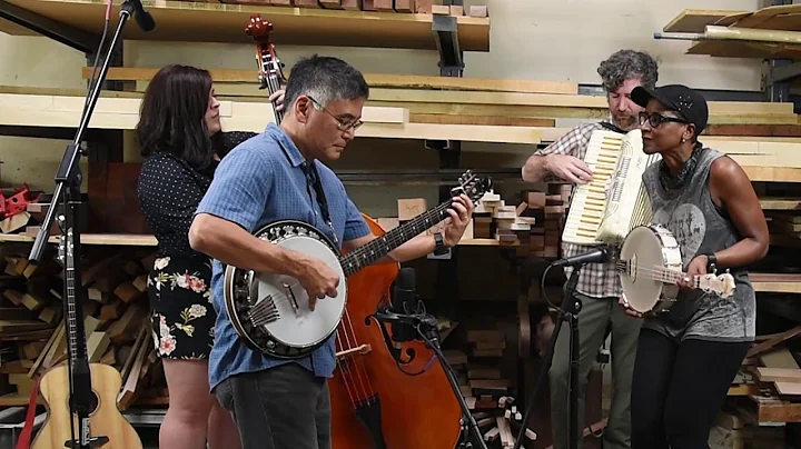 Deering Woodroom Session - Paula Boggs Band Perfor...