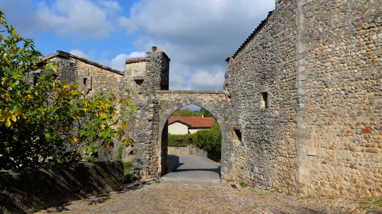 Cité médiévale de Pérouges - YouTube