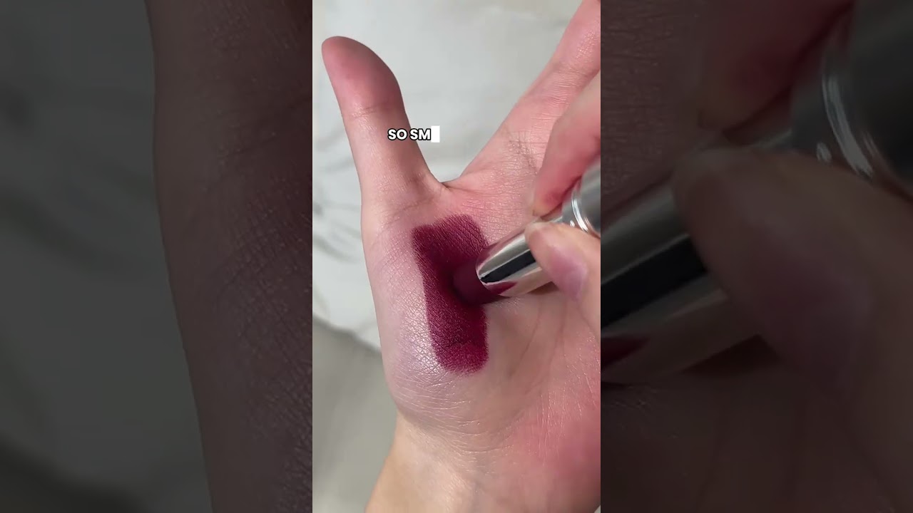 Cherry red lipstick 💄🫶🏻 © Respective owner 