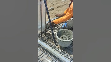 Technical use mortar to close hole of formwork by hand