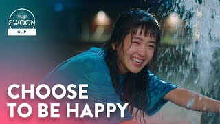 Kim Tae-ri puts a smile back on Nam Joo-hyuk's face | Twenty Five Twenty One Ep 2 [ENG SUB] Resimi