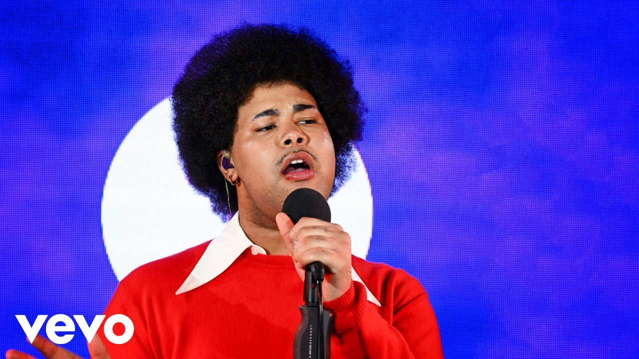 Sekou - Catching Bodies in the Live Lounge