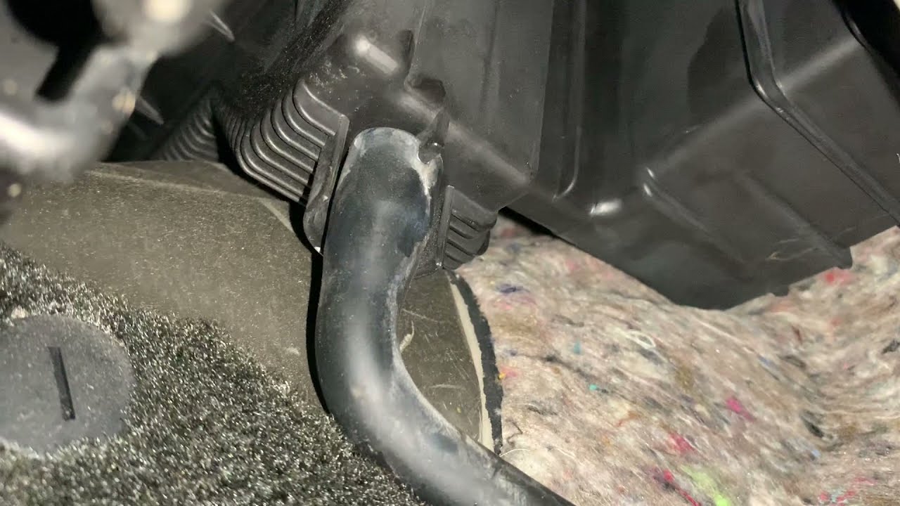 Subaru Water Leaking Under Glovebox Compartment