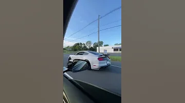 Tesla Plaid Embarrasses Mustang 5.0 Owner With His GF!