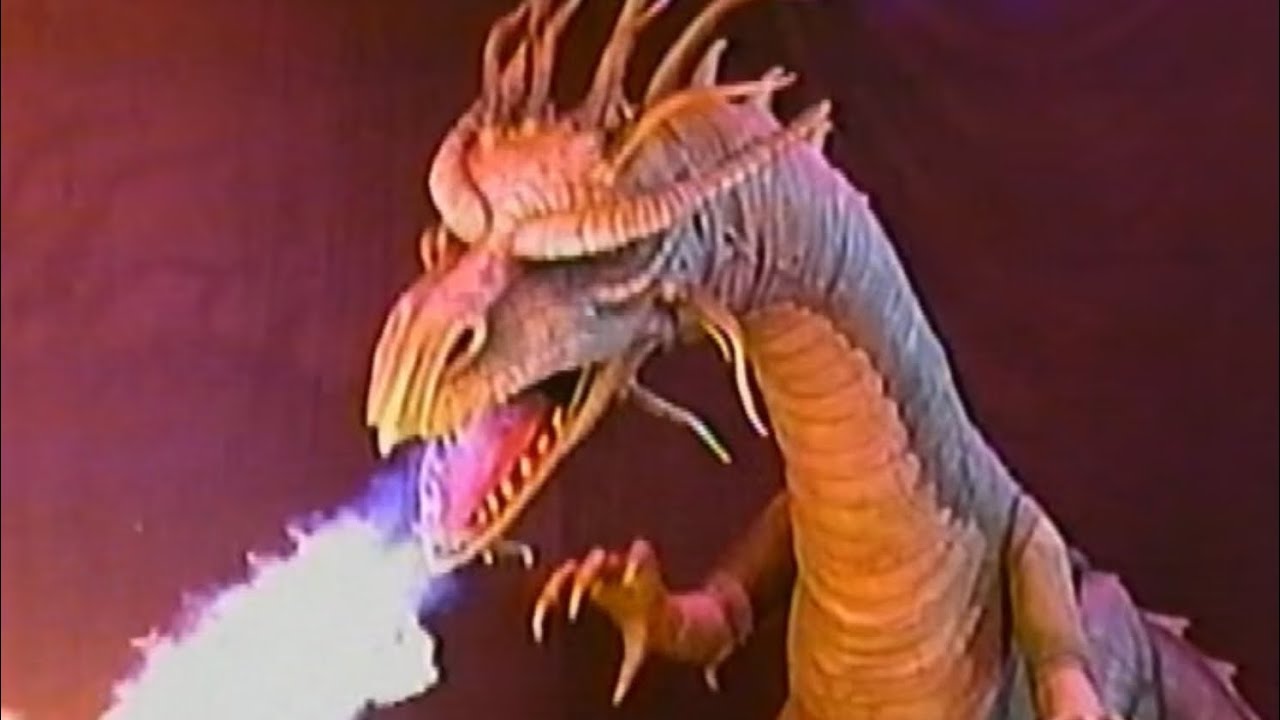 Fire Breathing Animatronic Dragon at MGM Grand's EFX show (Morgana