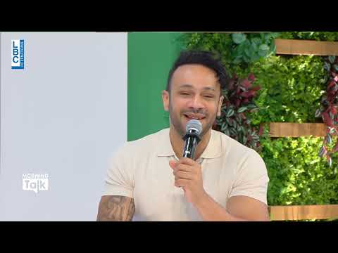 محمد عطية يغني لعمرو دياب