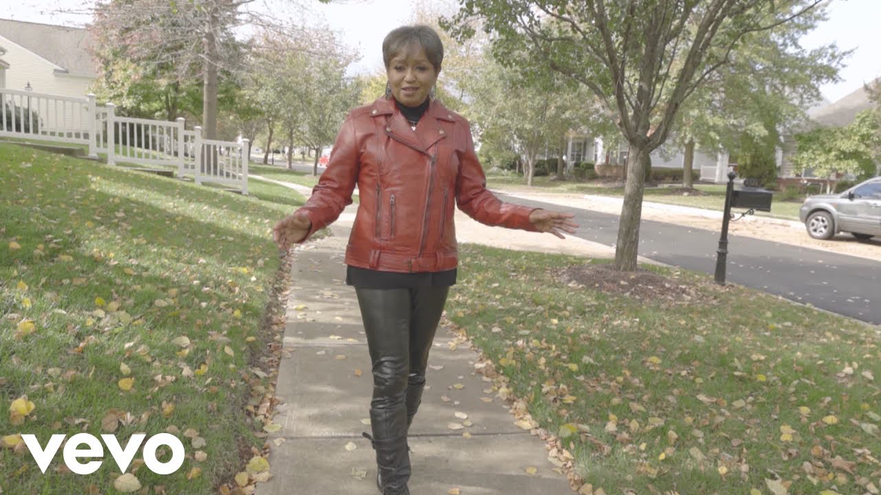 Sharon Rae North - We Should be in Love (Silhouette)