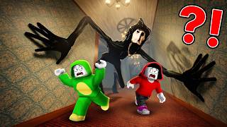 JJ and Mikey Run Away from Locust! ๐ ๐โโ๏ธ๐จ House of The Locust in Roblox - Maizen