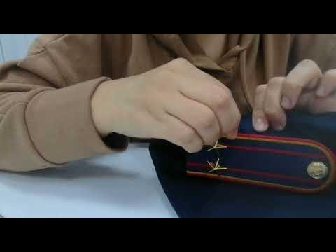 Держатель для погон. Пуговица на погоны. Прикрепить пуговицу к погону. Вшиты погоны. Крепление погон к рубашке.