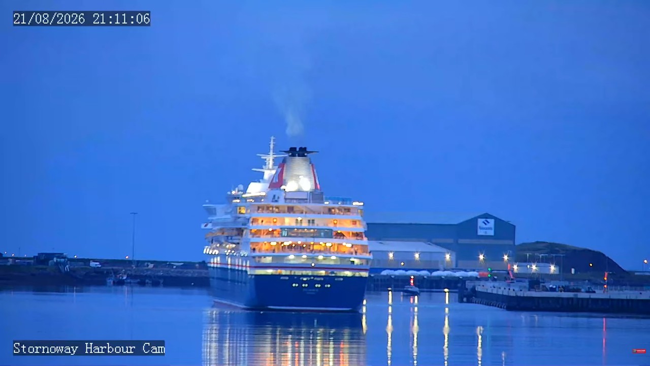 21/08/26 - Stornoway Harbour (Ferry & Cruise Port) - Hebridean Live Cam (Balmoral, Glen Sannox)