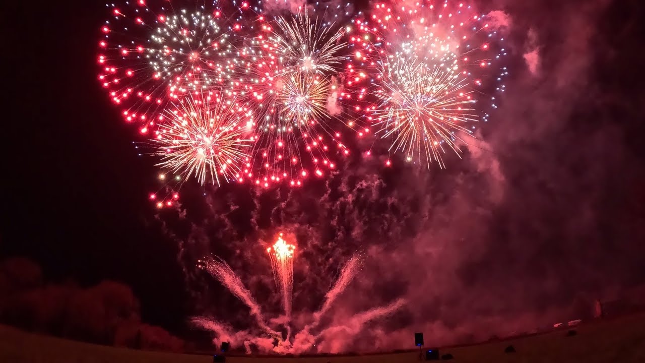 WELCOME TO 2026 OUR PYRO-MUSICAL NYE DISPLAY FOR THE COMMUNITY OF WOOLEY MOOR… HAPPY NEW YEAR 🎆