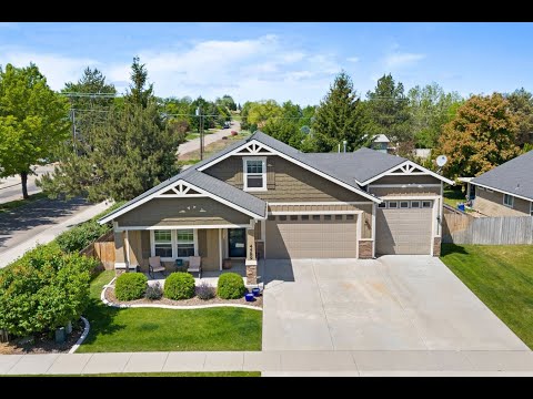 Single-Level Living with Bonus Room and 4 Car Garage