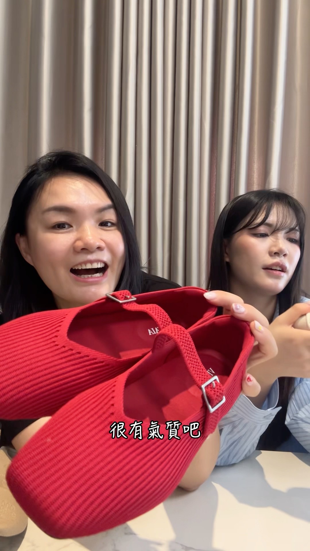 VIVAIA レッド ニット バレエシューズ 36 My wife bought the VIVAIA shoes that Jennie wears - YouTube