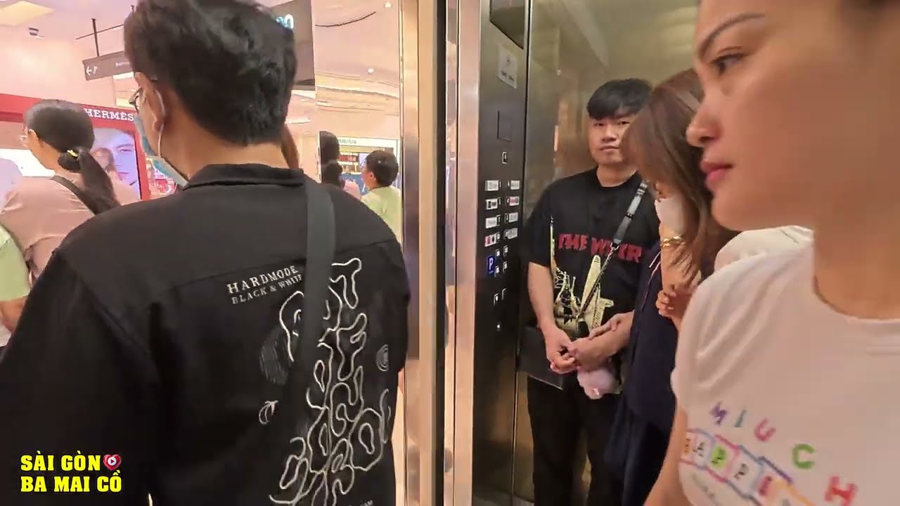 HẦM GIỮ XE takashimaya SAIGON CENTER VIETNAM STREET 14-JUN-25