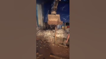 Máy xúc đóng cọc tre nhanh ngọn