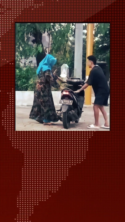 Trending! Momen Kocak Ibu Engkol Motor Matik: Pria Bantu, Motor Hidup Lalu Mati Lagi!