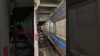 西武新宿線2000系【到着】6000系【発車】