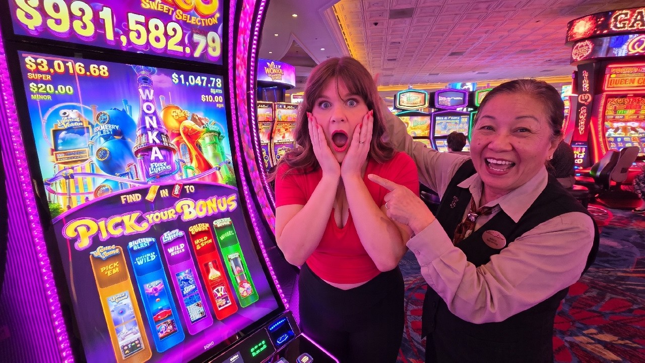 We Hit Big on the NEW Willy Wonka Sweet Selection Slot Machine!