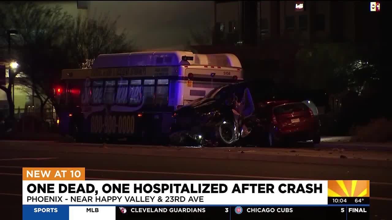1 dead, 1 critical after car crash in north Phoenix - YouTube
