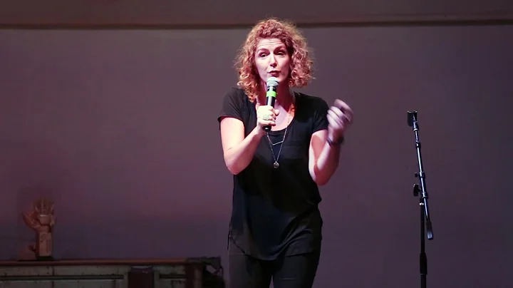 UFOMG: Lisa Rowland invents a startup - Classic Sp...