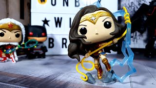 Figurine Wonder Woman Lightning / Wonder Woman 1984 / Funko Pop Heroes 361  / Exclusive NYCC 2020 / GITD