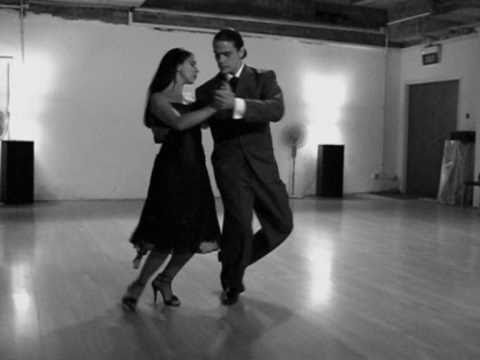 Juan Guida & Gladys Fernandez (ARG) 11 09 2010 Tango in Singapore.wmv