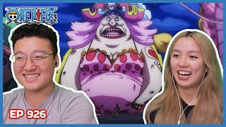BIG MOM WASHED ASHORE! | One Piece Episode 926 Couples Reaction & Discussion