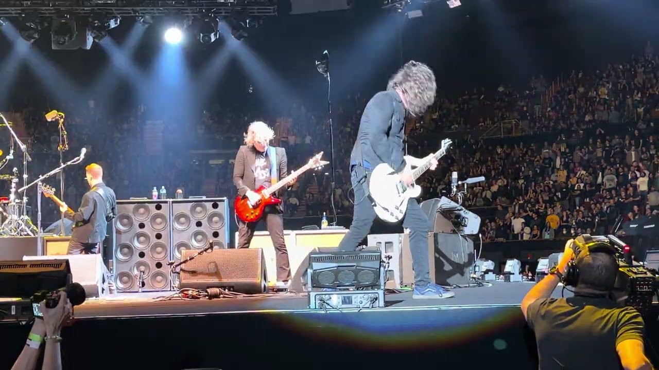 Foo Fighters - Kia Forum - 1-14-26 / This is a call