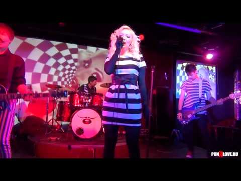 Блондинка Ксю - Дай Мне Шанс