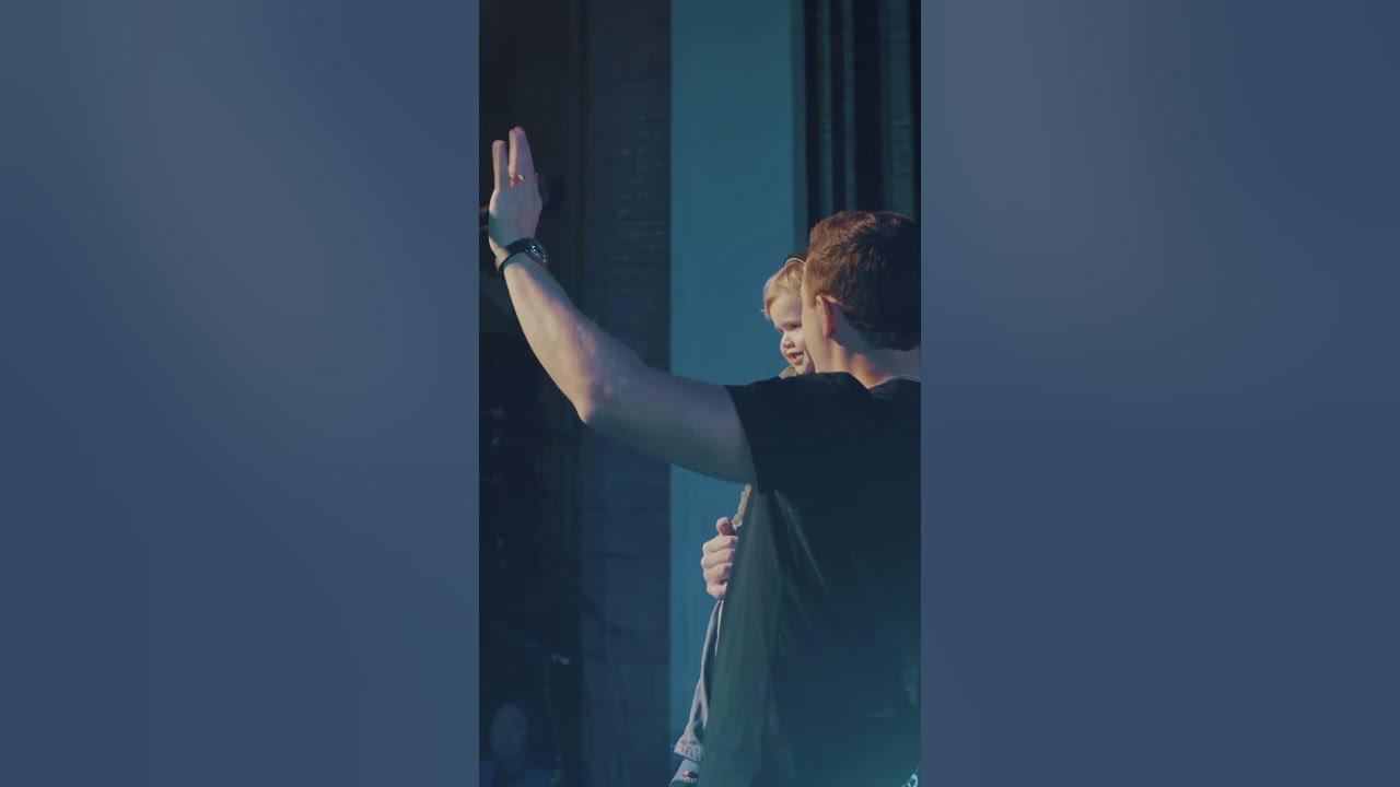Little man learning to wave to the crowd  🙌