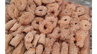 بقسم عراقي او كعك السمسم مقرمش وهش      Crunchy sesame biscuits