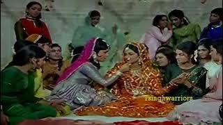 mahbub ki Mehandi hathon mein