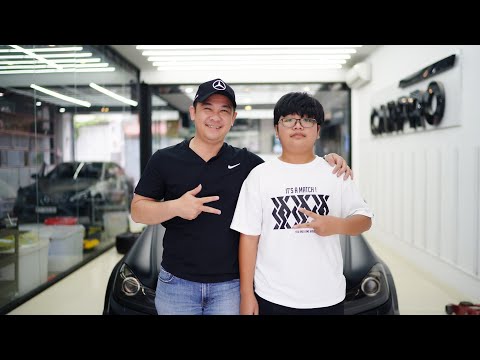 Cậu bé 15 tuổi được ba độ nguyên chiếc xe để tặng dù chỉ để nhìn chứ chưa đủ tuổi lái.