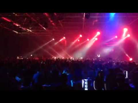 Видео: ASOT 550 Moscow Armin Van Buure A state of blue Dash Berlin